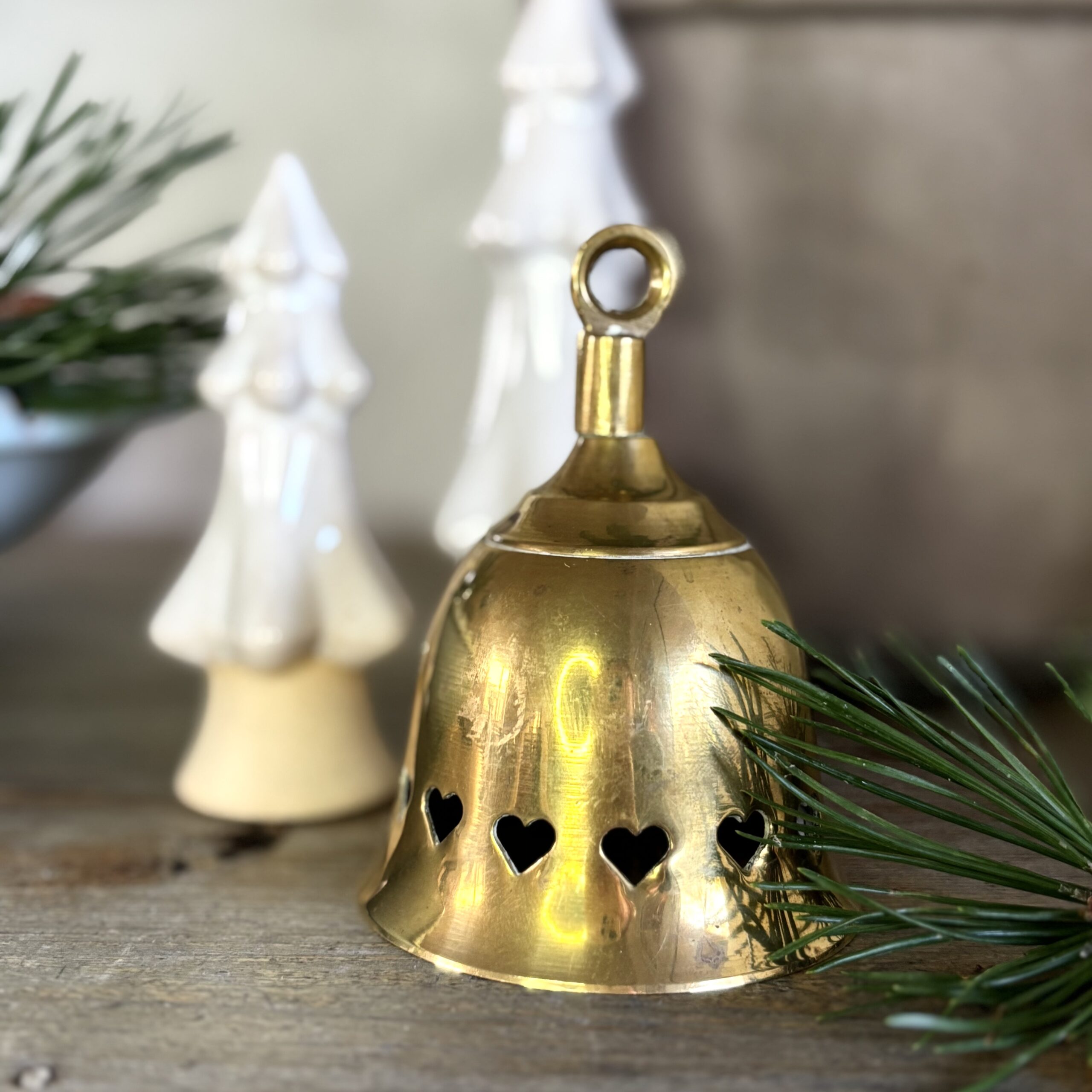 Retro julepynt - juleklokke - Retro Byguldbrandt