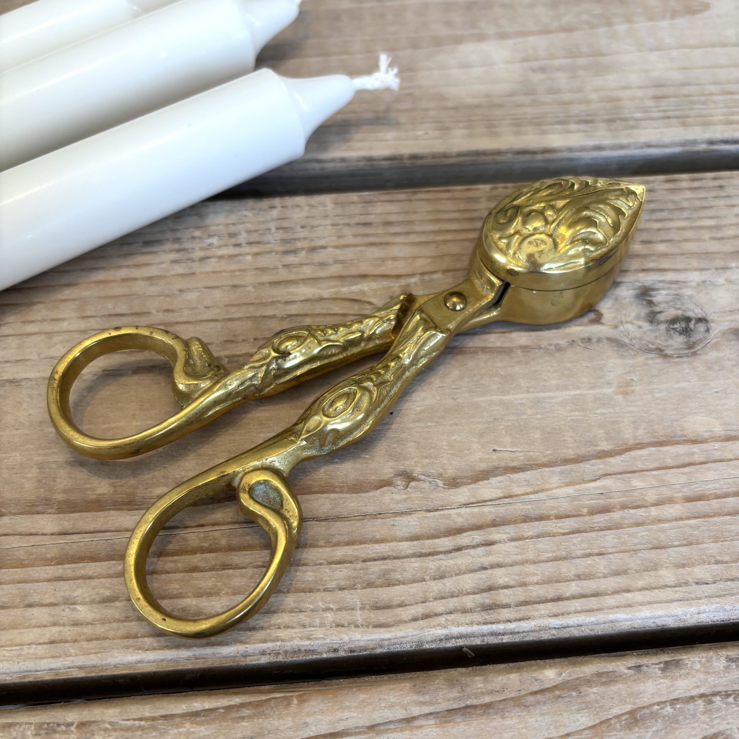 Vægesaks - ByGuldbrandt