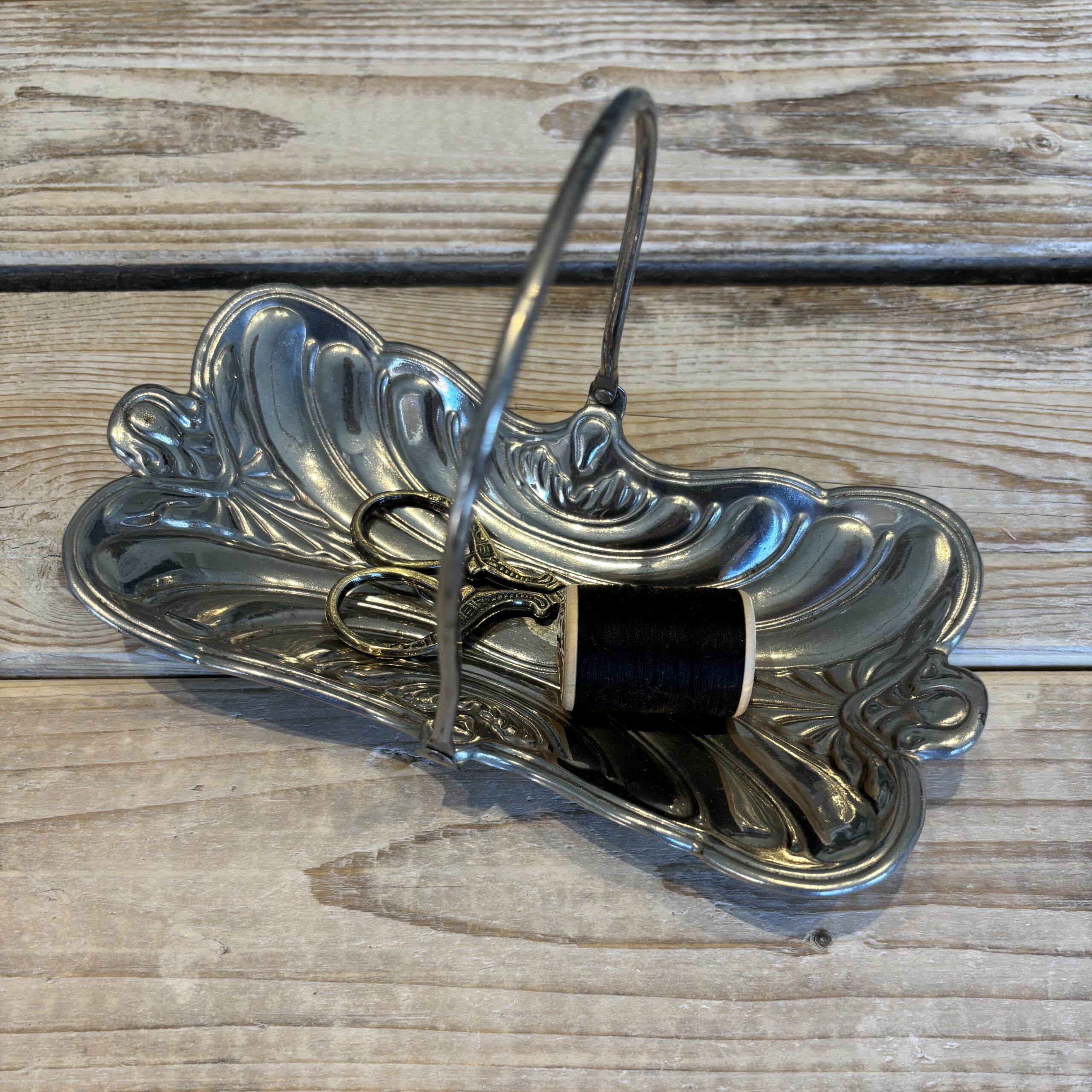 Vintage bakke i metal - ByGuldbrandt