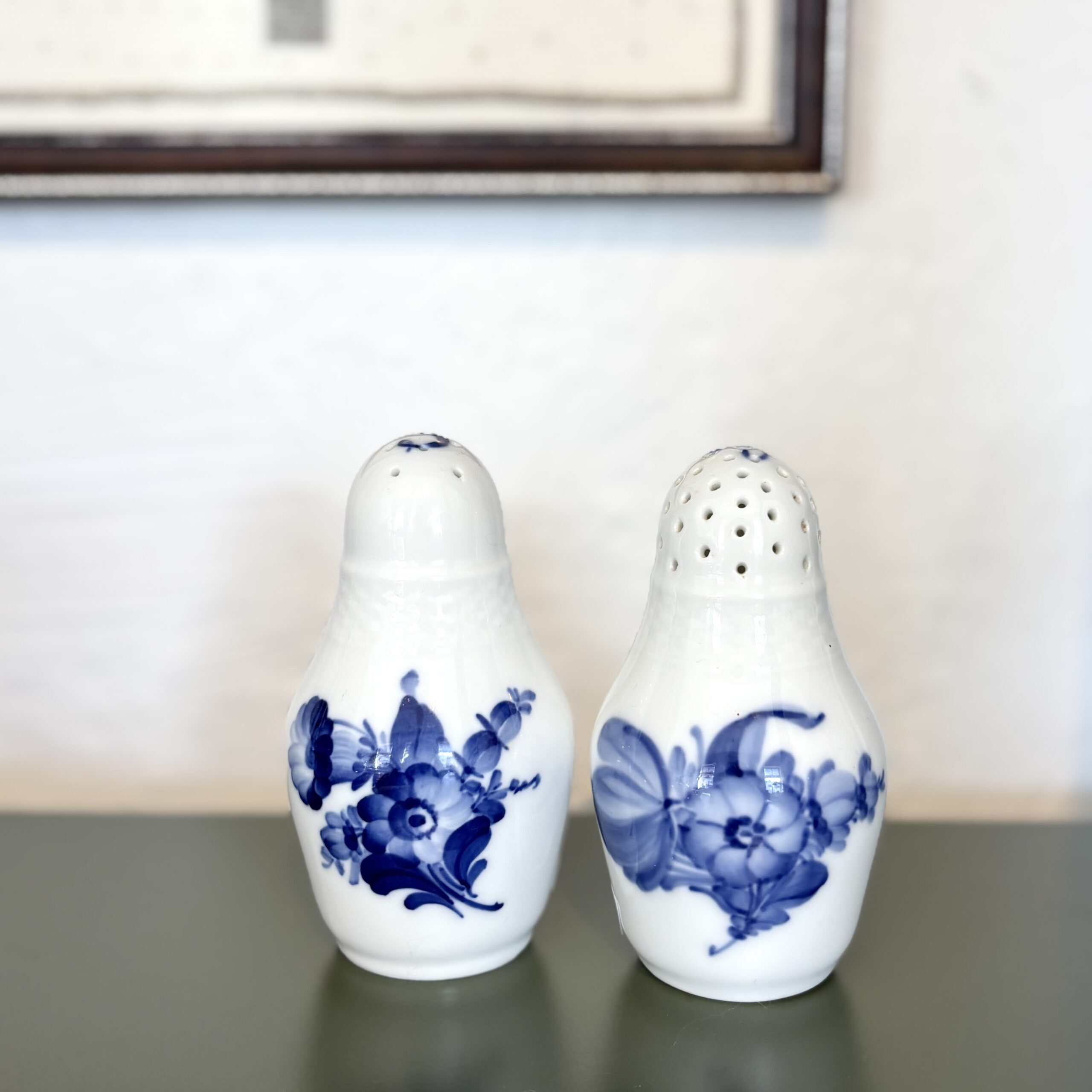 Blå blomst salt og peberbøsse - Retro ByGuldbrandt